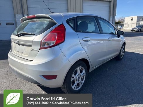 Used 2015 Ford Fiesta SE image 9