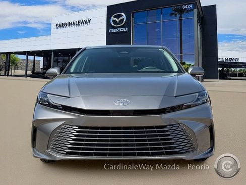Used 2026 Toyota Camry XLE FWD image 6