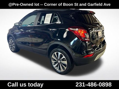 Used 2022 Buick Encore Preferred w/ Safety Package AWD/4WD image 3
