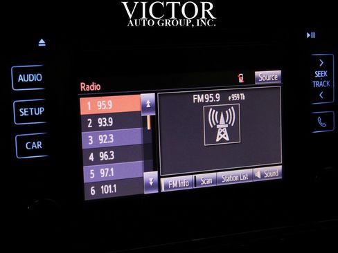 Used 2019 Toyota Corolla LE image 20