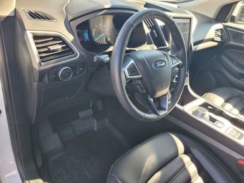 Certified 2024 Ford Edge SEL image 9