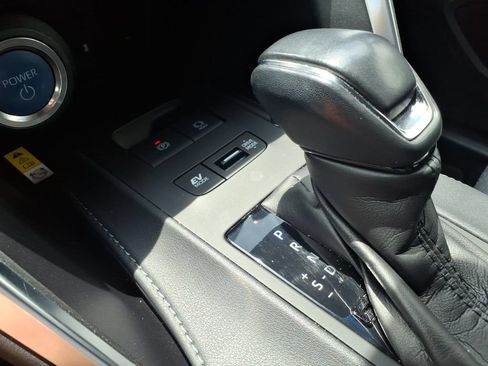 Used 2021 Toyota Venza LE w/ Carpet Mat Package (TMS) AWD/4WD image 24