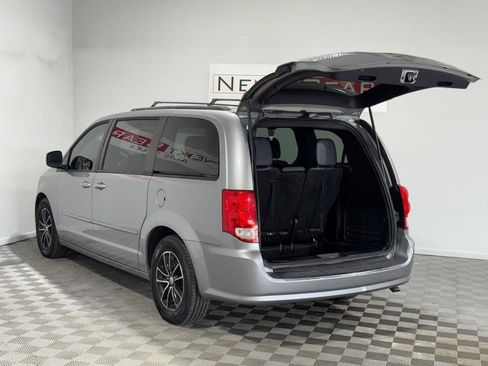 Used 2016 Dodge Grand Caravan R/T FWD image 31
