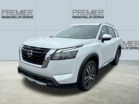 New 2025 Nissan Pathfinder Platinum image 1