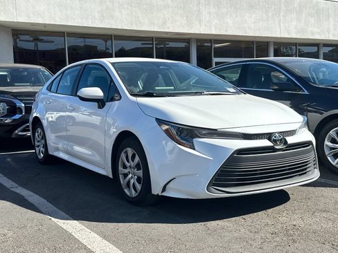 Used 2025 Toyota Corolla LE FWD image 2