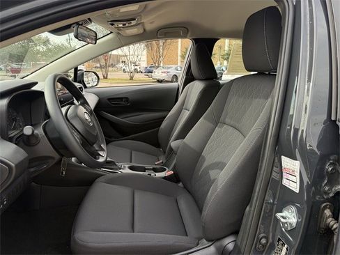 Used 2025 Toyota Corolla LE image 25