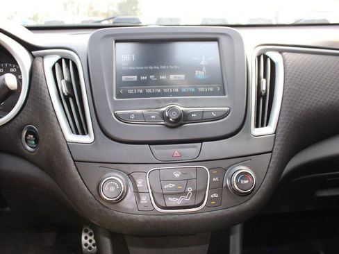 Used 2017 Chevrolet Malibu LS image 7