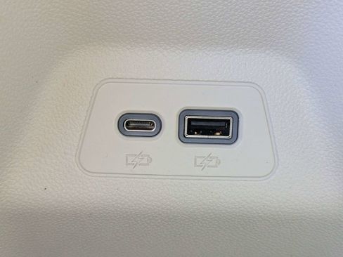 Used 2021 Buick Envision Essence FWD image 15