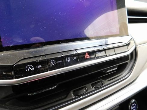 Used 2024 Jeep Compass Limited image 26