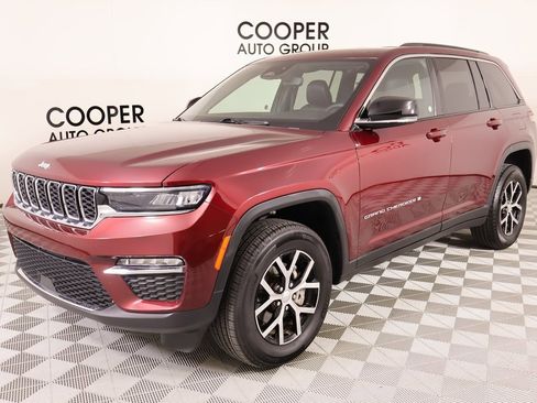 Used 2024 Jeep Grand Cherokee Limited image 11