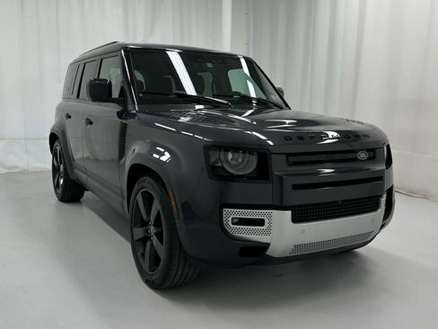 Used 2024 Land Rover Defender 110 S image 1