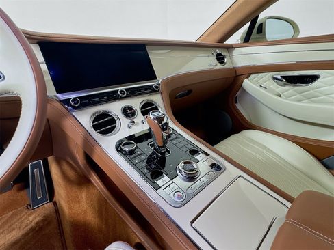 Certified 2024 Bentley Continental GT image 15