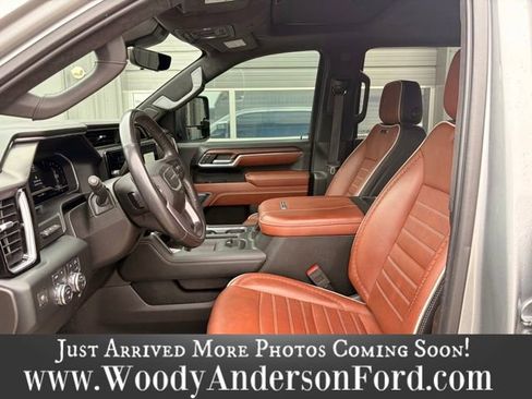 Used 2024 GMC Sierra 3500 Denali Ultimate AWD/4WD image 9