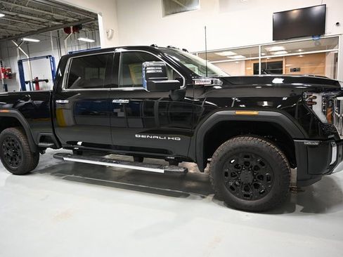 New 2026 GMC Sierra 2500 Denali w/ Denali Reserve Package image 4