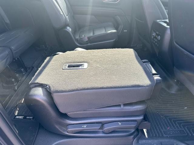 Used 2023 Chevrolet Suburban LT w/ Luxury Package AWD/4WD image 16