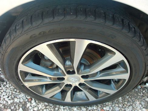 Used 2019 Hyundai Elantra GT FWD image 42
