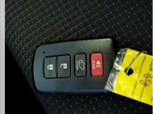Used 2018 Toyota RAV4 XLE FWD image 30