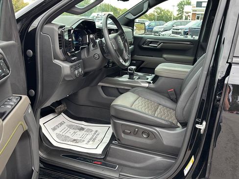 Used 2024 Chevrolet Silverado 1500 ZR2 w/ Technology Package AWD/4WD image 16