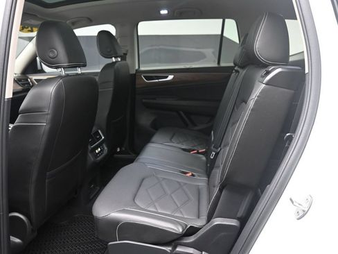 Used 2024 Volkswagen Atlas SE FWD image 21