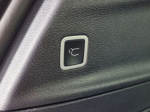 New 2026 Chrysler Pacifica Limited w/ S Appearance Package image 11