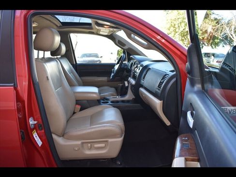 Used 2013 Toyota Tundra Limited image 29