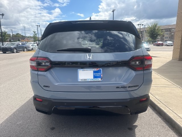 New 2026 Honda Pilot Black Edition image 4