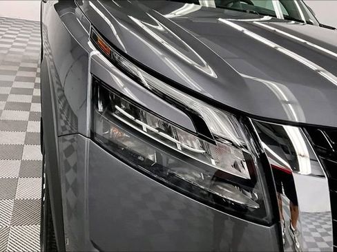 New 2025 Nissan Pathfinder Platinum w/ Cargo Package image 13