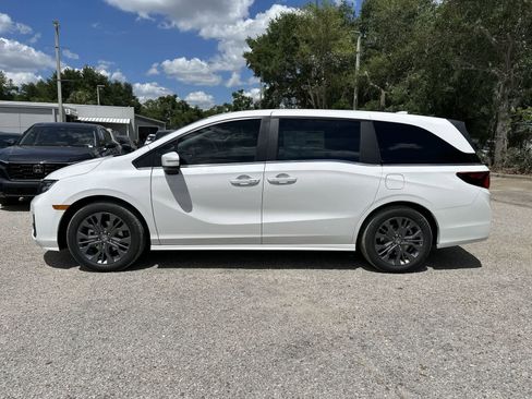 New 2026 Honda Odyssey Touring image 4