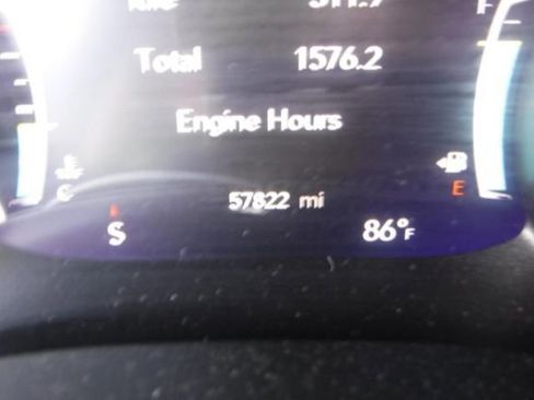 Used 2023 Chrysler Pacifica Touring-L image 8