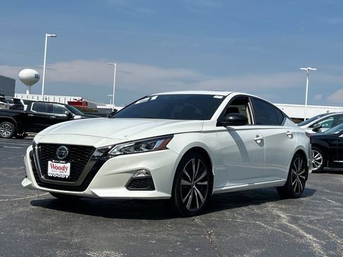 Used 2021 Nissan Altima 2.0 SR FWD image 2