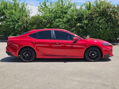 Used 2026 Toyota Camry SE w/ Convenience Package image 4