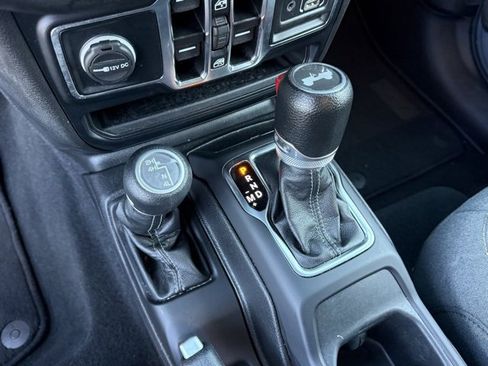 Used 2024 Jeep Wrangler Sport S image 19