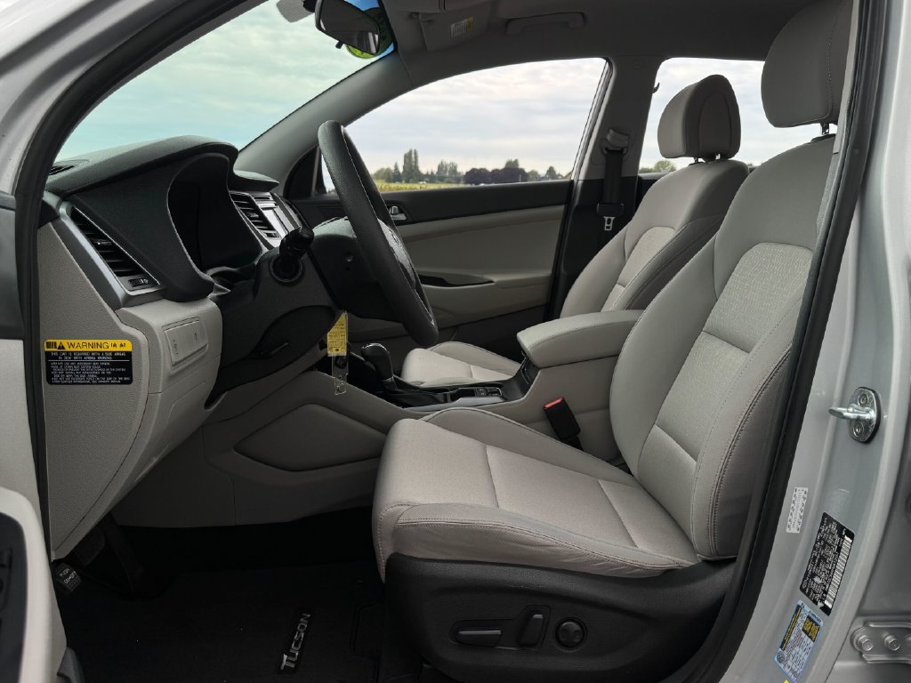 Used 2017 Hyundai Tucson SE w/ SE Popular Package 02 AWD/4WD image 9