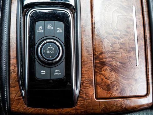 Used 2023 Nissan Armada SL w/ Captain's Chairs Package image 21