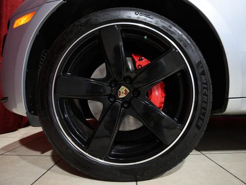 Used 2015 Porsche Macan Turbo AWD/4WD image 7