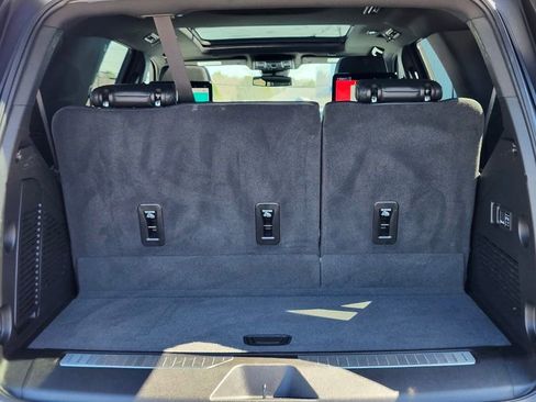 Used 2024 Chevrolet Tahoe Z71 w/ Luxury Package AWD/4WD image 32
