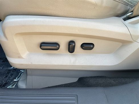 Used 2013 Ford Edge SEL image 21