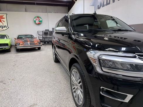Used 2023 Ford Expedition Platinum AWD/4WD image 38