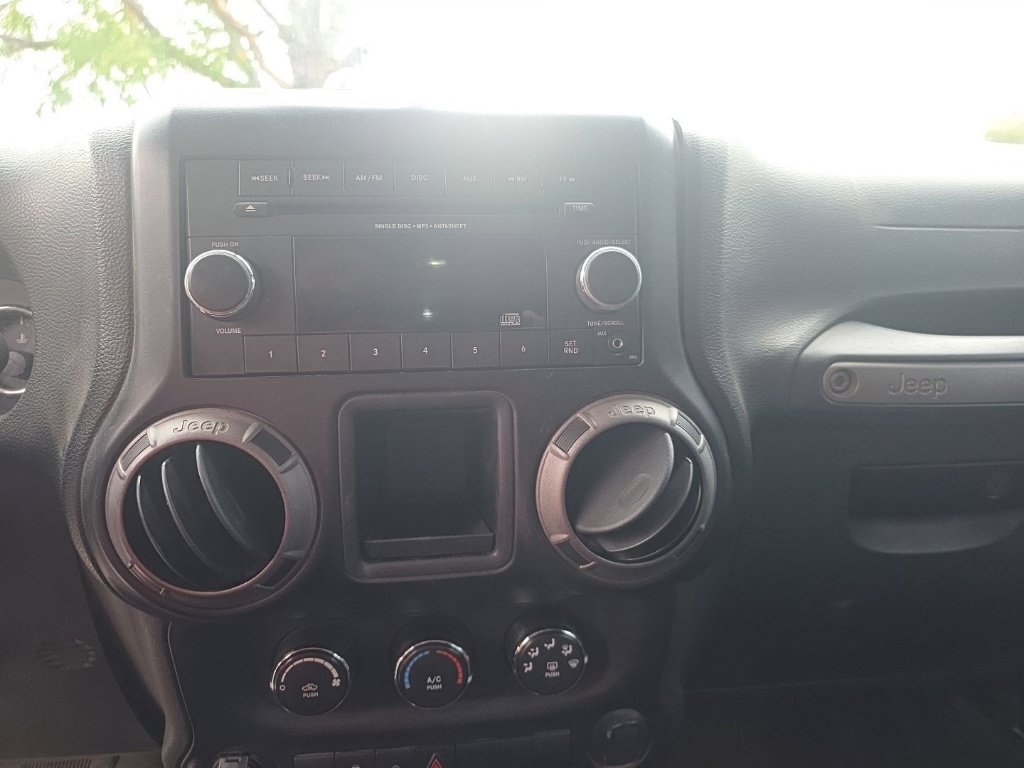 Used 2013 Jeep Wrangler Unlimited Sport AWD/4WD image 15