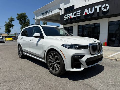 Used 2020 BMW X7 xDrive40i w/ M Sport Package AWD/4WD image 1