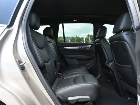 Used 2022 Cadillac XT6 Luxury FWD image 22