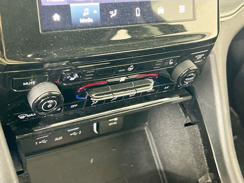 Used 2021 Jeep Grand Cherokee L Laredo w/ Luxury Tech Group I image 15