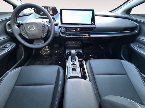 Used 2025 Toyota Prius AWD image 13