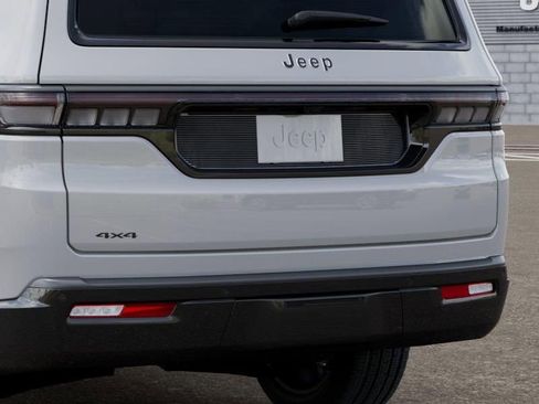 New 2026 Jeep Grand Wagoneer Limited AWD/4WD image 13