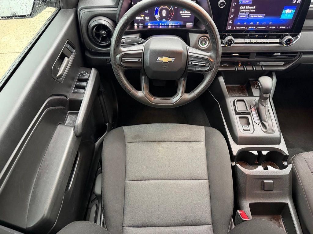 Used 2024 Chevrolet Colorado W/T RWD image 9