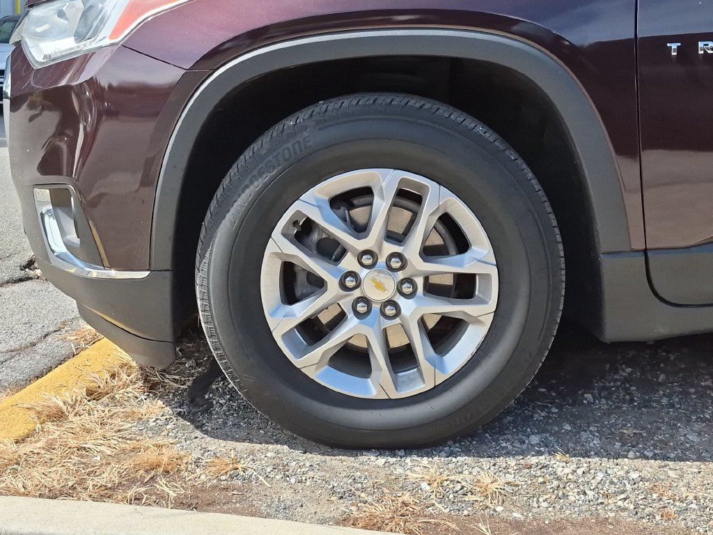 Used 2021 Chevrolet Traverse LT AWD/4WD image 25