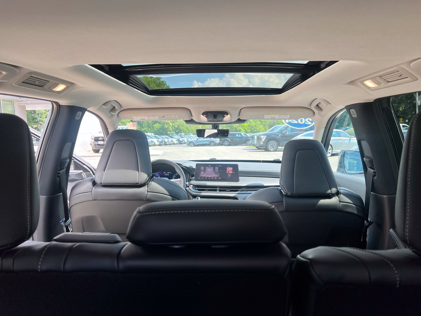 Used 2024 INFINITI QX60 Luxe w/ Vision Package AWD/4WD image 12