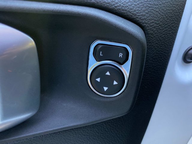 Used 2022 Jeep Wrangler Unlimited Sahara w/ LED Lighting Group AWD/4WD image 15