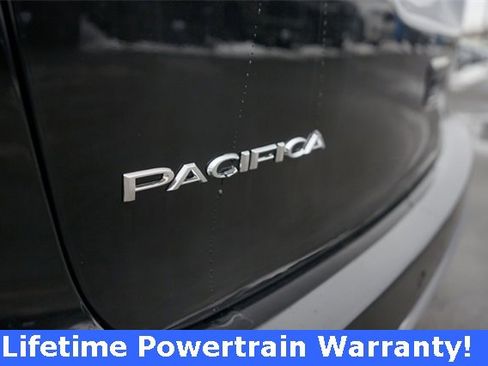 New 2026 Chrysler Pacifica Select image 12