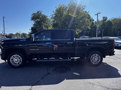 Certified 2022 Chevrolet Silverado 2500 High Country w/ Z71 Off-Road Package AWD/4WD image 4